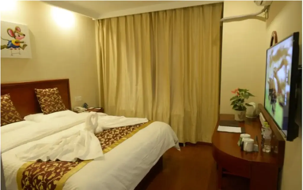 Тайан: GreenTree Inn Tai’an East Railway Station Caiyuan Street Express Hotel