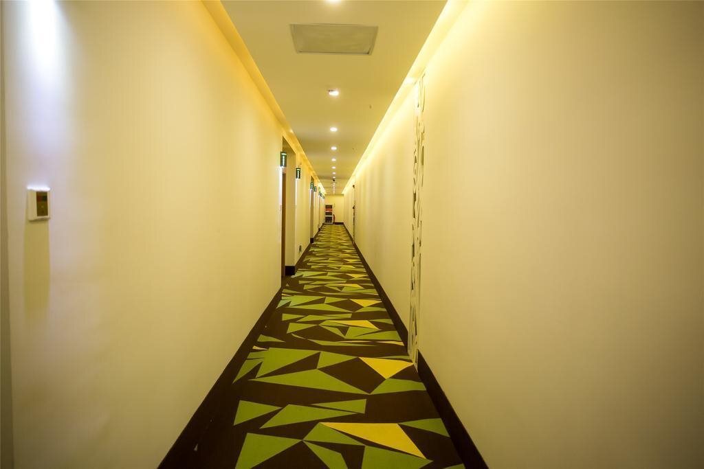Хецзе: Vatica Heze Mudan Road Shangri-La Square Hotel