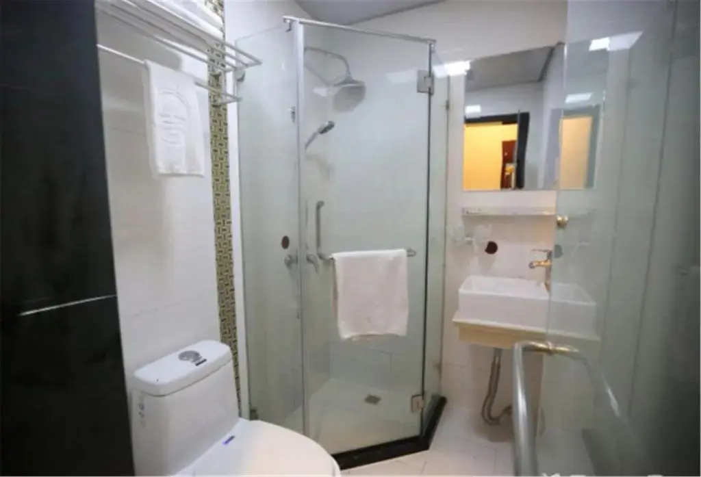 Шанхай: GreenTree Inn ShangHai South Lingyan Road Yangsi Metro Station Shell Hotel