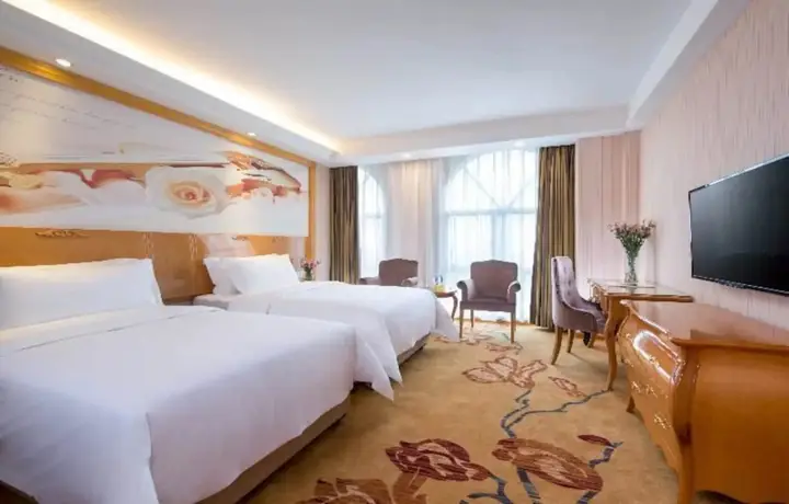 Шэньчжэнь: Vienna Hotel Shenzhen Bantian Wuhe Avenue Branch