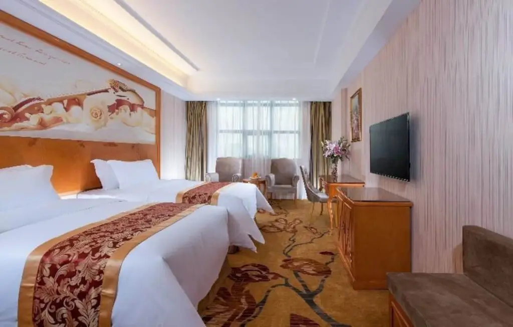 Шэньчжэнь: Vienna Hotel Shenzhen Bantian Wuhe Avenue Branch
