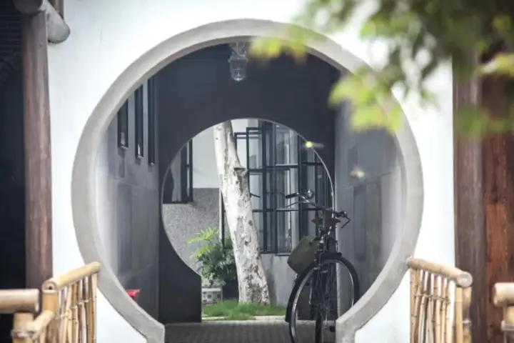 Шанхай: Qianshe Show Year Garden House
