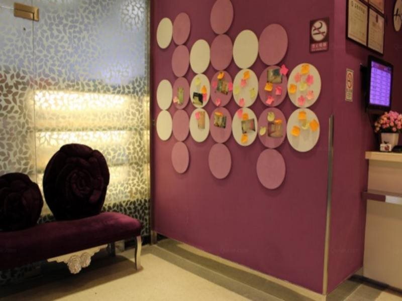 Гуанчжоу: V8 Hotel Jiaokou Subway Branch