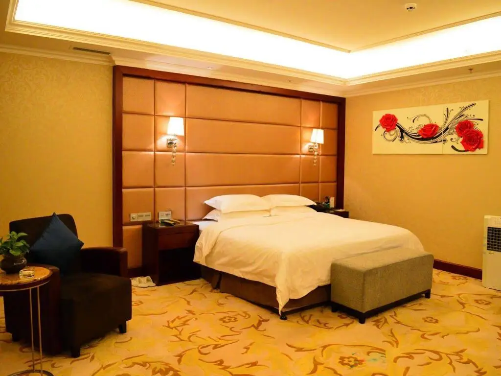 Тяньцзинь: Tianjin Huaxin Peninsula Hotel