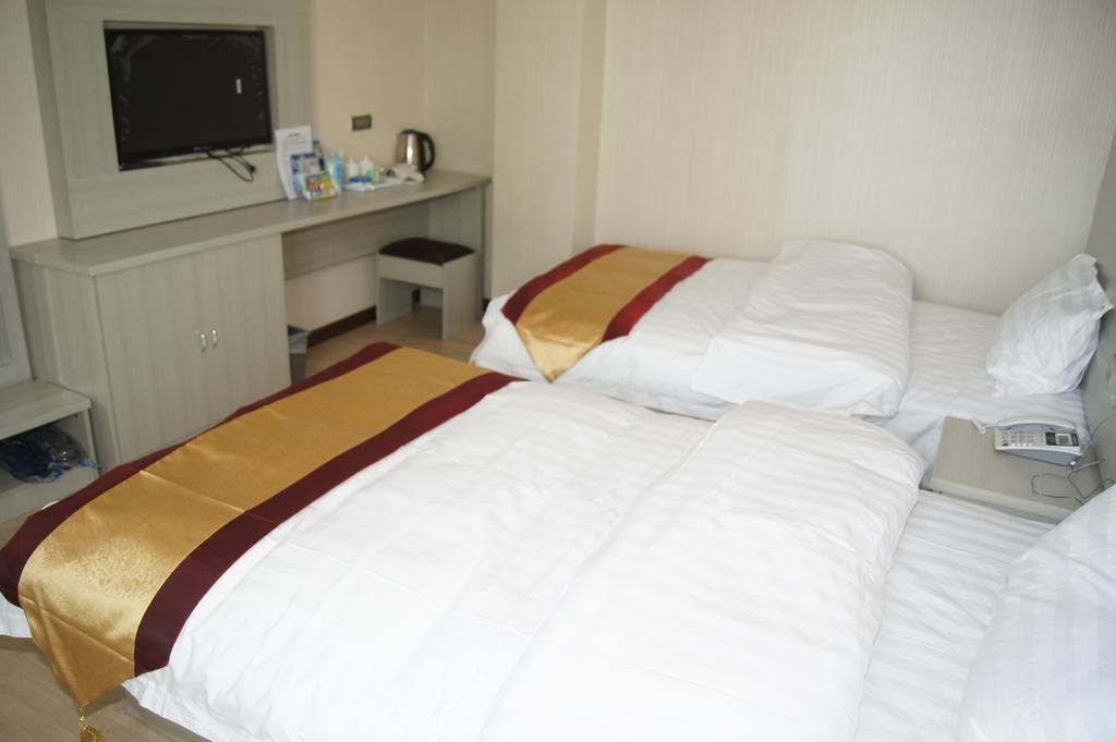 Куньмин: Juli Hotel (Juhua Village Airport Bus Stop)