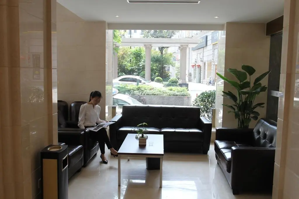 Шанхай: Yitel East Nanjing Road Pedestrian