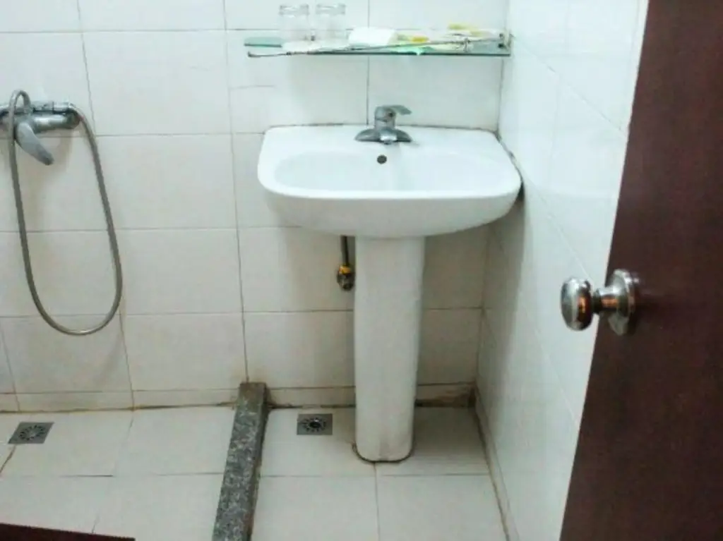 Шанхай: Jiaojiang Business Hotel