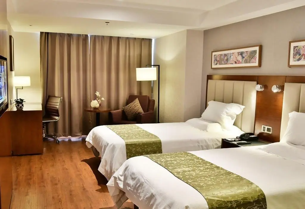 Шанхай: Home Inn Plus Shanghai Xintiandi Lujianbang Road Subway Station