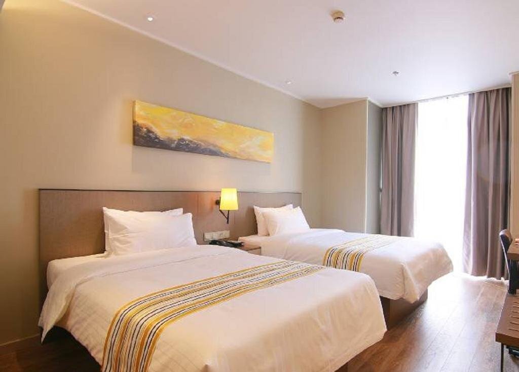 Шанхай: Home Inn Plus Kunshan Qianjin West Road Hongqiao