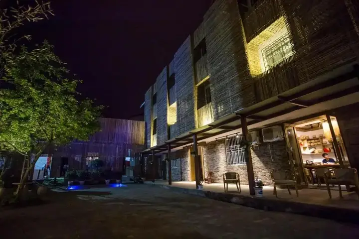 Чжанцзяцзе: The Natural Hostel