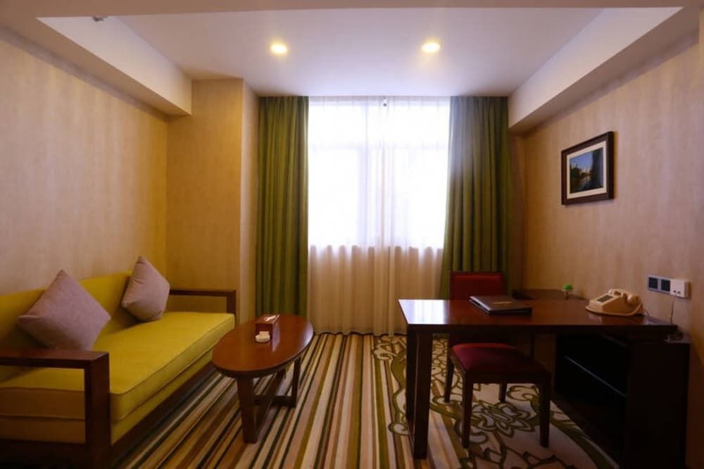 Чэнду: Pastoral Hotel (Chengdu Global Center)