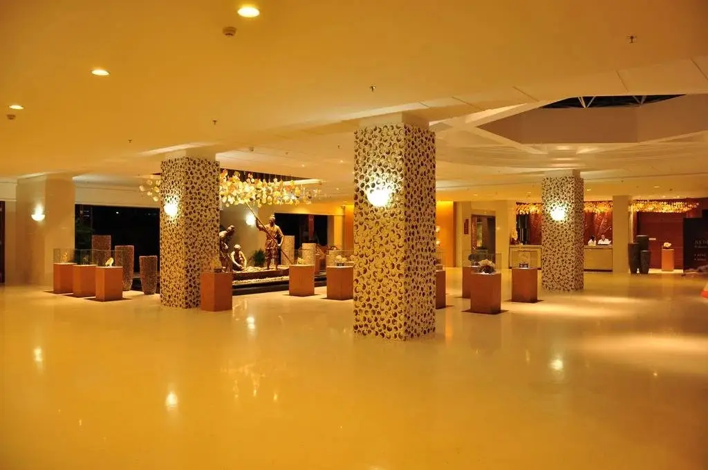 Sanya Jingrun Pearl Theme Hotel — фото 1