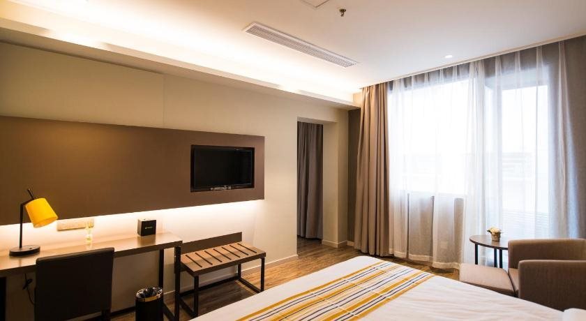 Шанхай: Home Inn Plus Shanghai Kongjiang Road Jiangpu Road Metro Station