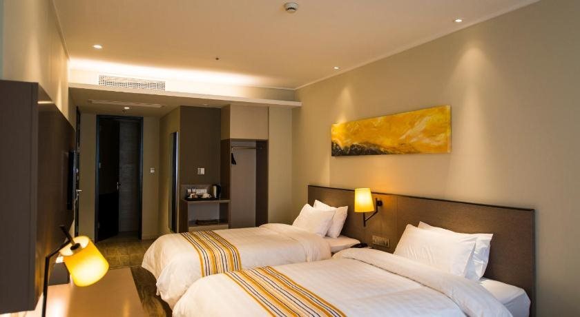 Шанхай: Home Inn Plus Shanghai Kongjiang Road Jiangpu Road Metro Station