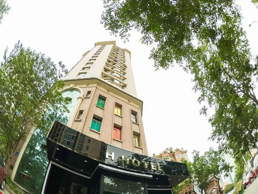 H Hotel HongKong Middle Road — фото 1