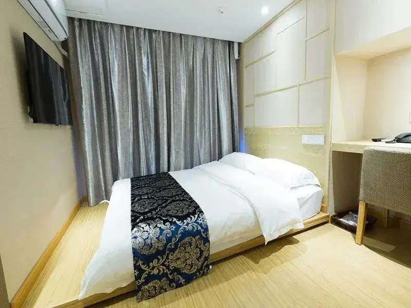 Циндао: H Hotel HongKong Middle Road