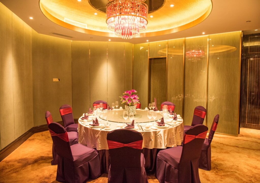 Цзючжайгоу: Golden Dragon Harbour Hotel