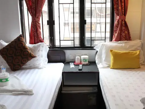 Gold Sparrow Hotel — фото 1