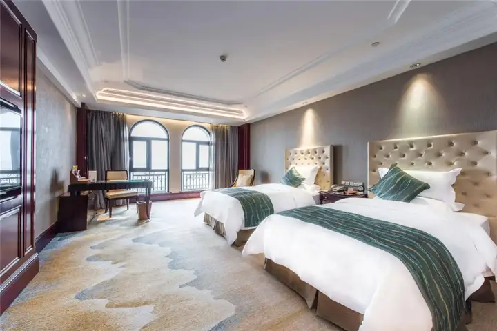Цзясинь: Qianjiang Junting Hotel, Haining