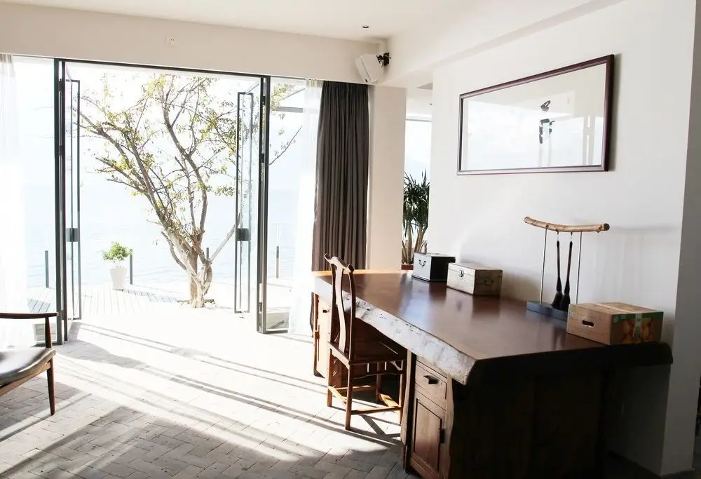 Дали: Bonum Lakeside Boutique Hotel