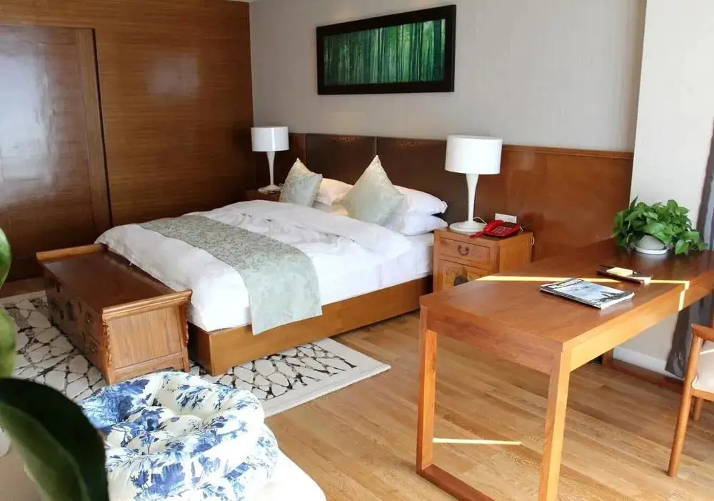 Дали: Bonum Lakeside Boutique Hotel