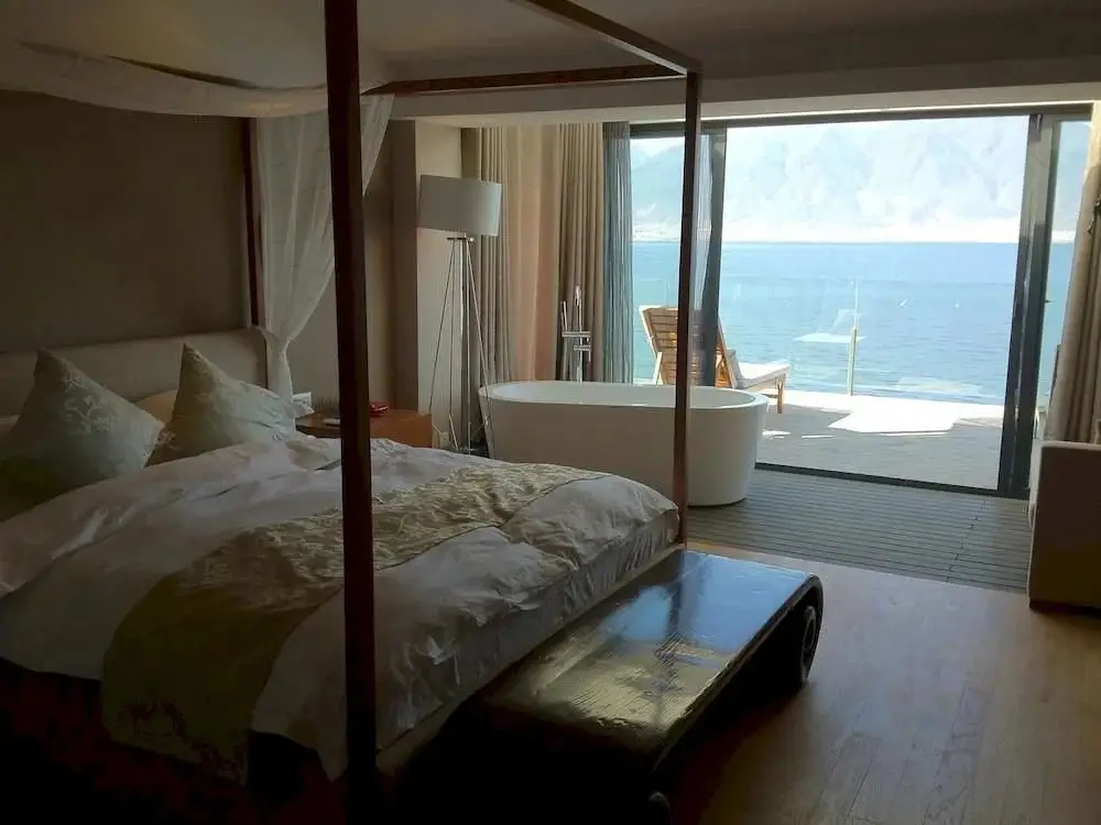 Дали: Bonum Lakeside Boutique Hotel