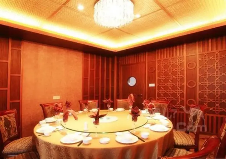 Санья: Suhai Hot Spring Hotel