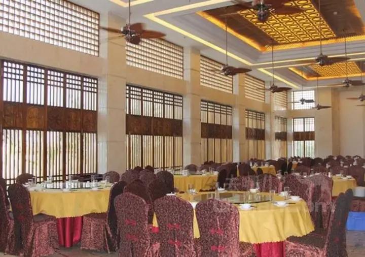 Санья: Suhai Hot Spring Hotel