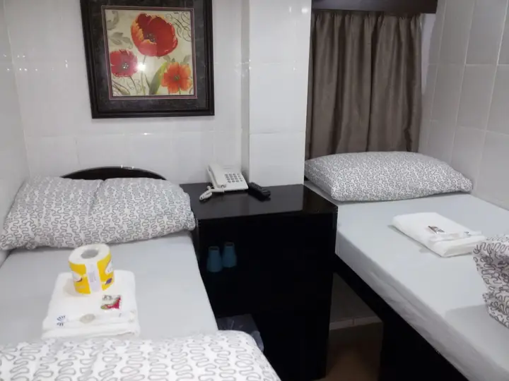 Гонконг: Tom's Guest House