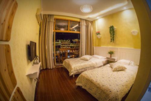 Сянси: Fenghuang Jinshuian Inn