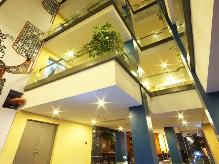 Циндао: China Community Art Habitat Hotel