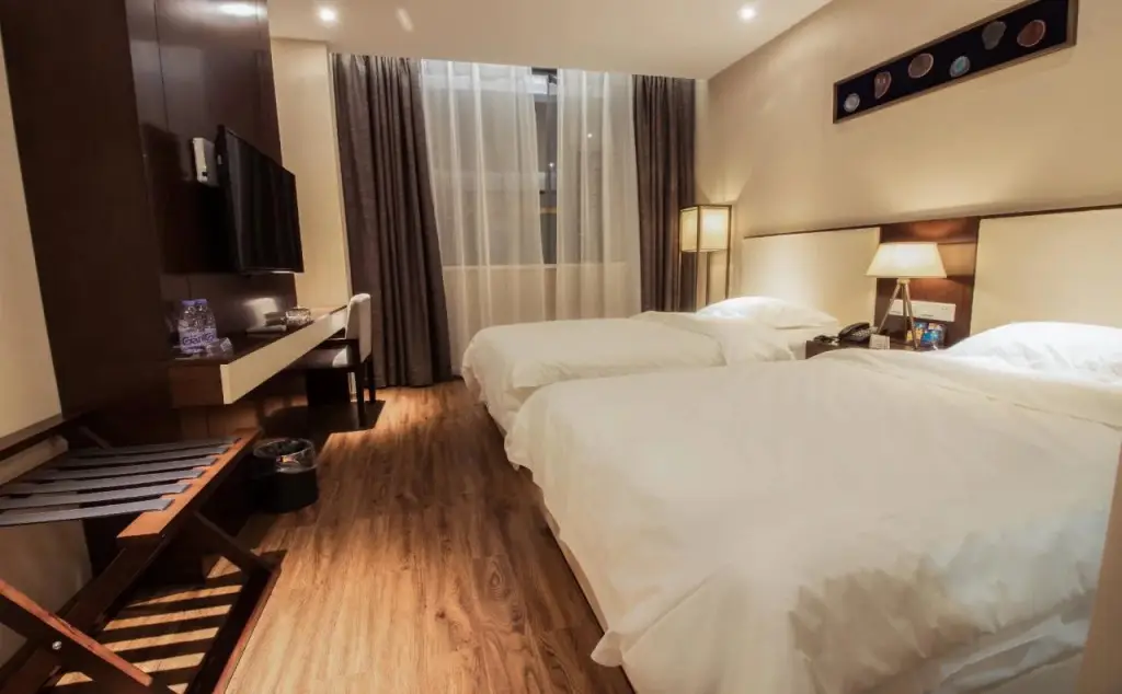 Шэньчжэнь: Milton Hotel