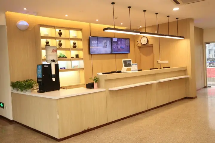 Цзинань: Hanting Express Jinan High-Tech District Fenghuang Road
