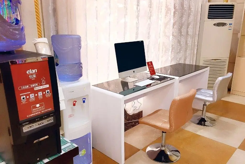 Наньчан: Elan Nanchang Bayi Square Dinggong Road