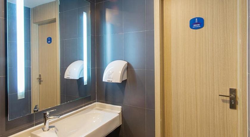 Ухань: Hanting Express Wuhan Huangpi Panlong Town