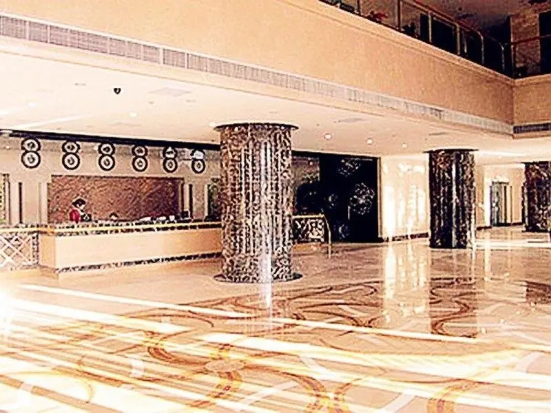 Вэйхай: China Rushan Champs Elysees Hotel