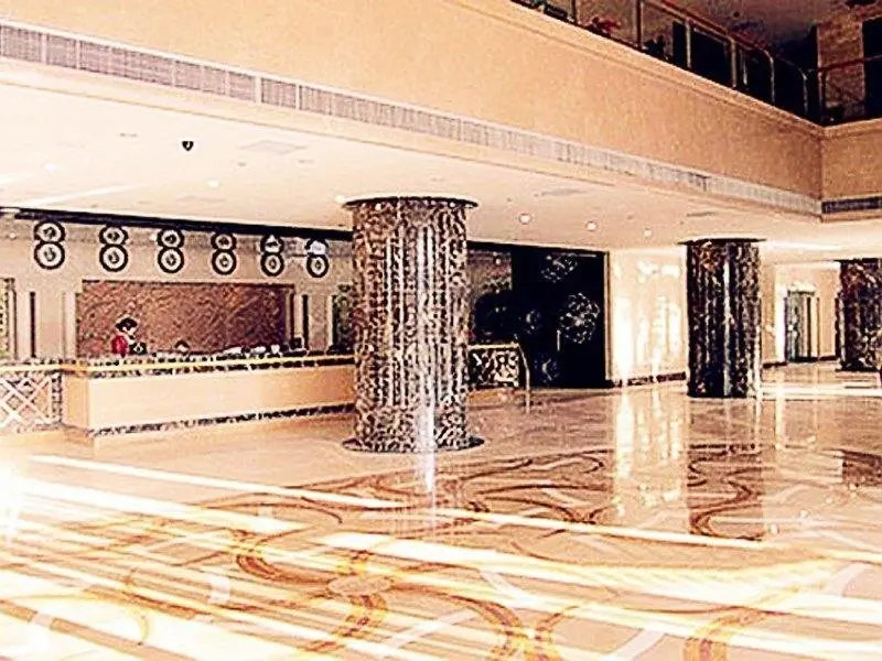 Вэйхай: China Rushan Champs Elysees Hotel