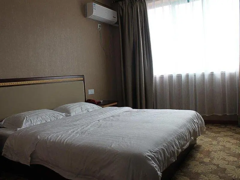Вэйхай: China Rushan Champs Elysees Hotel