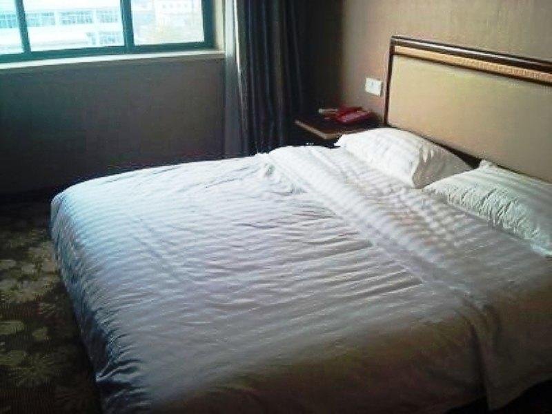 Вэйхай: China Rushan Champs Elysees Hotel