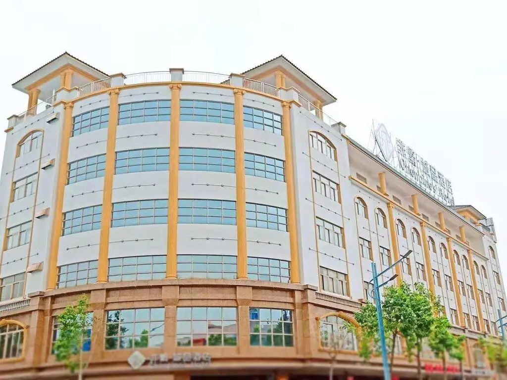 Чжуншань: Chonpines Hotels·Zhongshan Xiaolan LRT Station