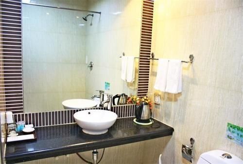 Tuke China Light Hotel — фото 1