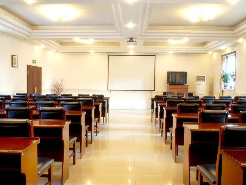 Даньдун: Dandong Garden Hotel