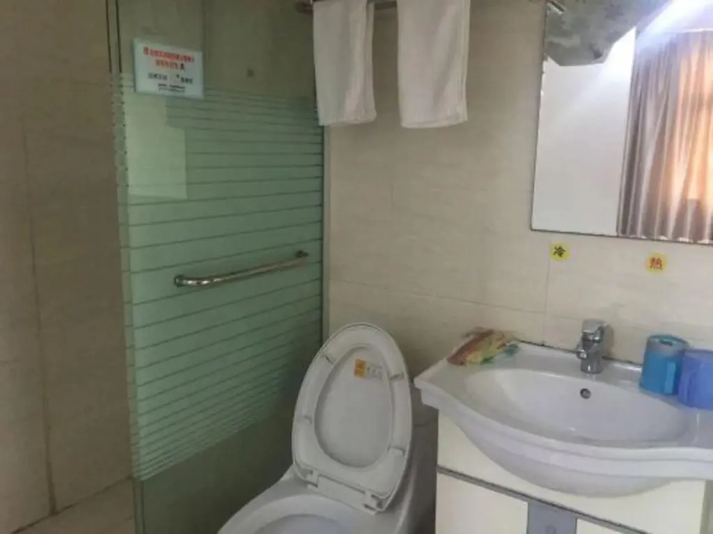 Нинбо: Ningbo Risheng Inn