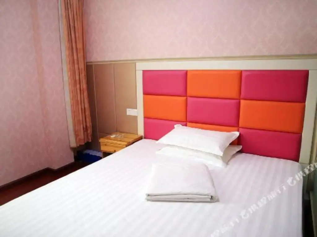 Нинбо: Ningbo Risheng Inn