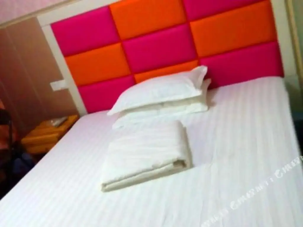 Нинбо: Ningbo Risheng Inn