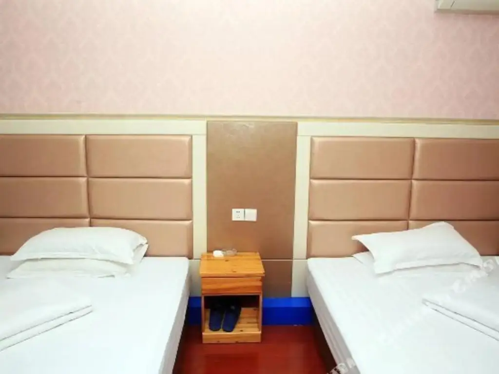 Нинбо: Ningbo Risheng Inn