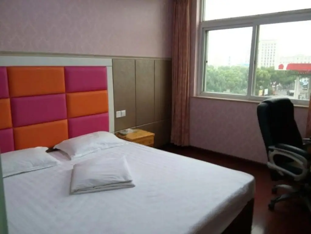 Нинбо: Ningbo Risheng Inn