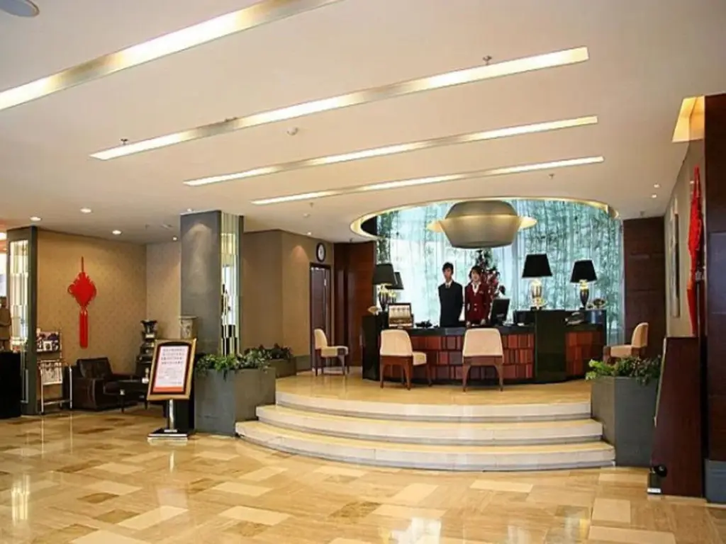 Longda Holiday Hotel — фото 1