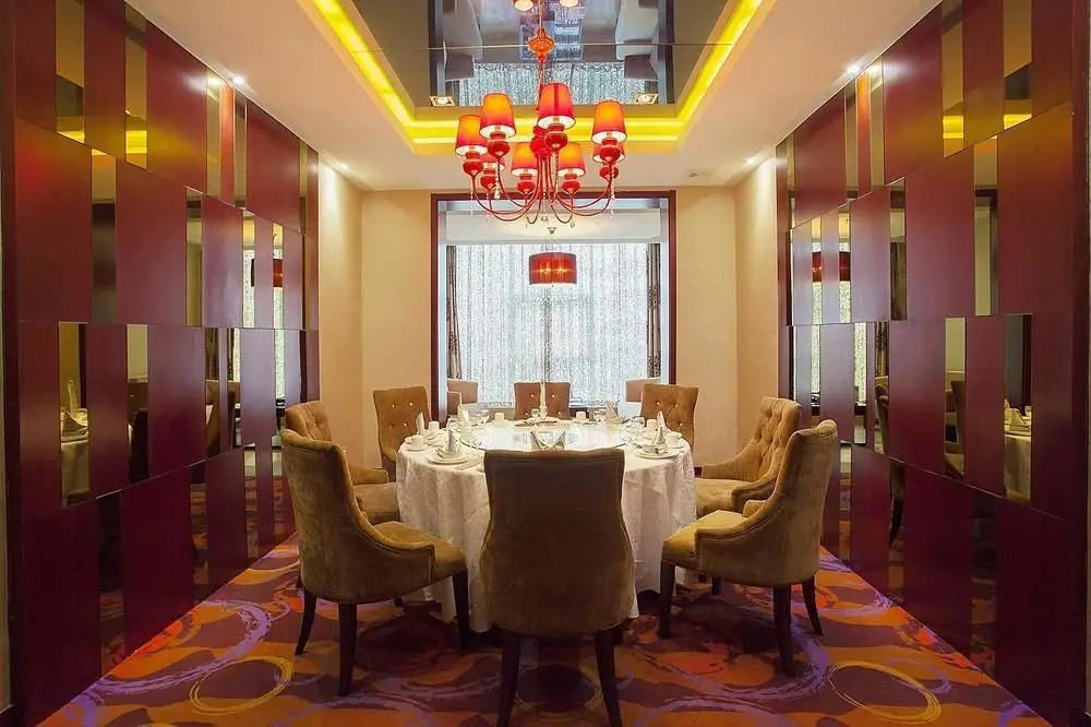 Вэйхай: Rongcheng Celebrity Hotel High Speed Rail Station Shop