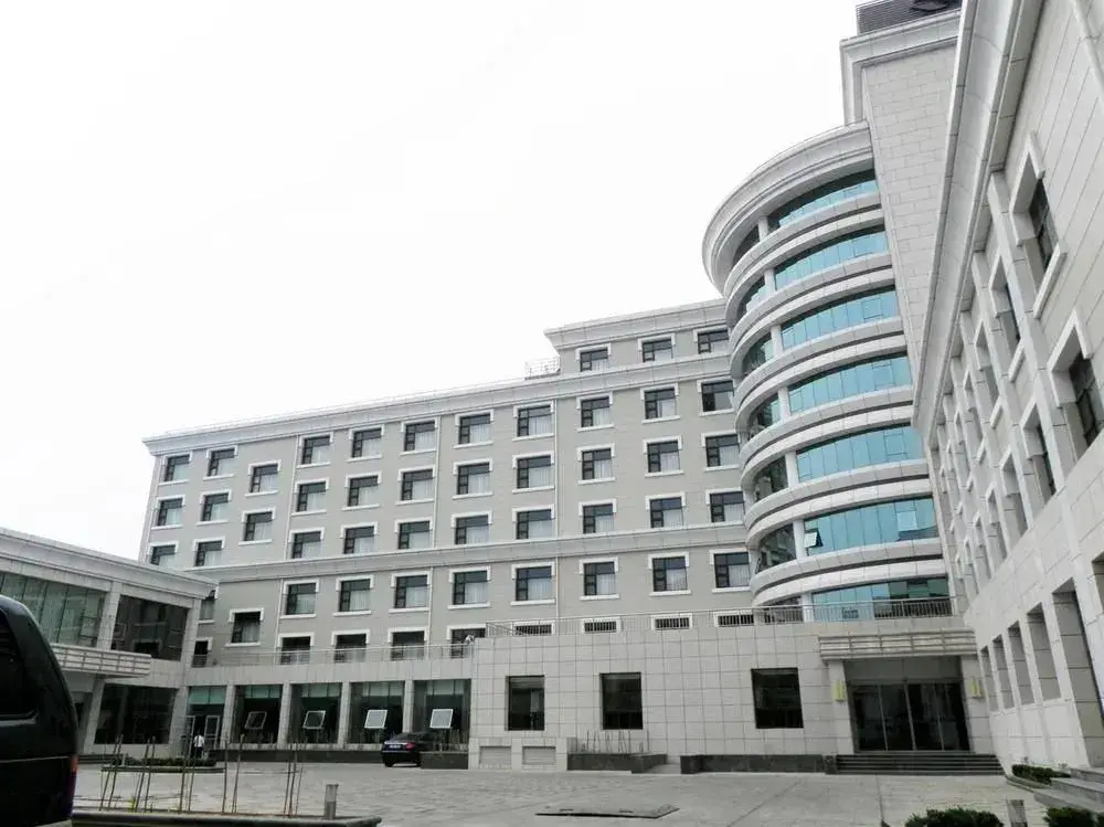 Вэйхай: Rongcheng Celebrity Hotel High Speed Rail Station Shop
